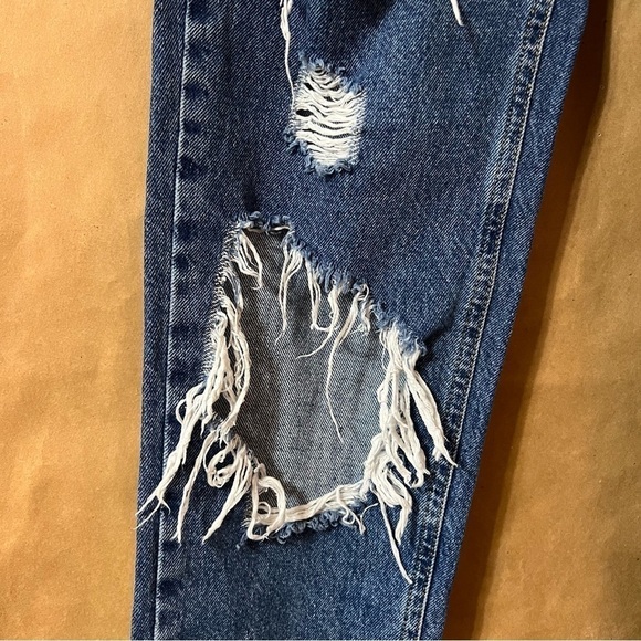 Urban Outfitters | BDG Mom High Rise Jeans Destroyed Medium Wash Denim Size 26 - Picture 6 of 13